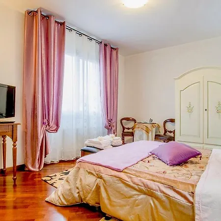 Βίλα Antique Con Piscina Idromassaggio In Verona, Veneto, Italia