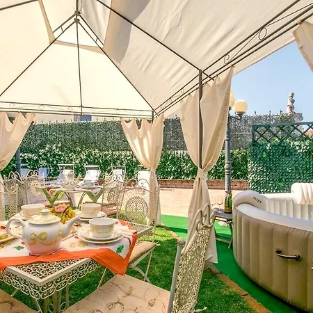 Antique Con Piscina Idromassaggio In Verona, Veneto, Italia Βίλα