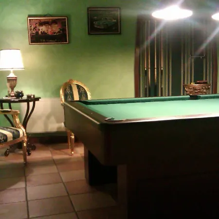 Villa Antique Con Piscina Idromassaggio In Verona, Veneto, Italia *