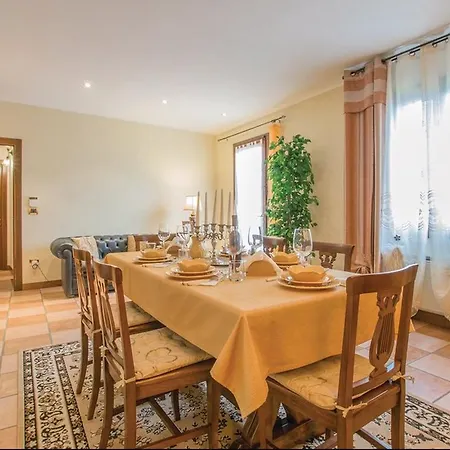 Villa Antique Con Piscina Idromassaggio In Verona, Veneto, Italia Cerea