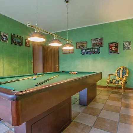 Antique Con Piscina Idromassaggio In Verona, Veneto, Italia